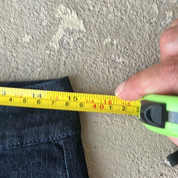 New Bandolino tummy control Bermuda - Picture 9 of 16